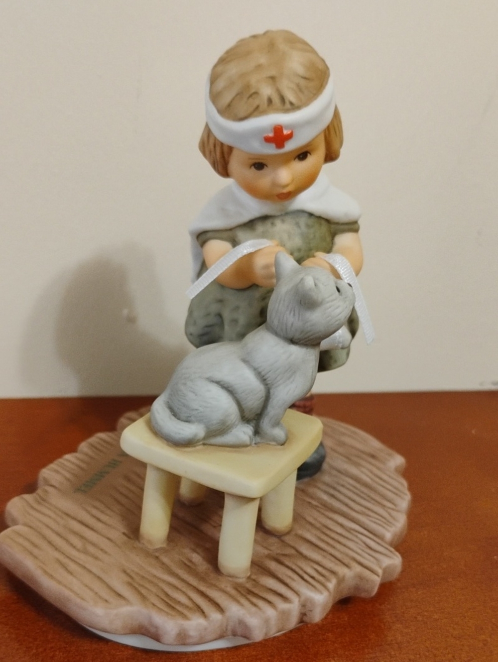 Goebel 1996 Porcelain Tender Loving Care By Berta Hummel - Picture 3 of 10